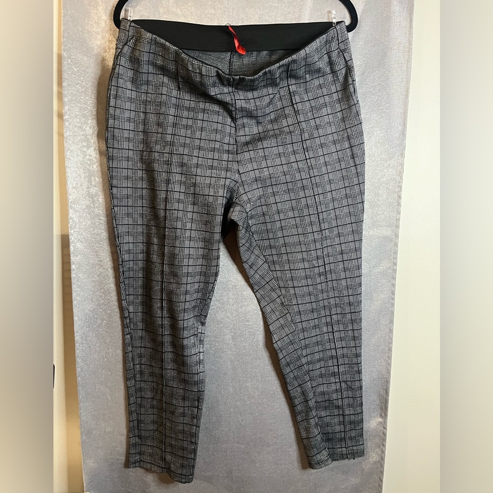 Women’s Plussize Plaid Stretchy Ankle Pants